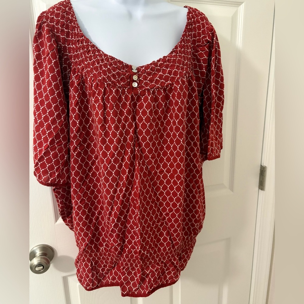 Chico's womens short wing sleeve red geometric pattern blouse size 2-lg